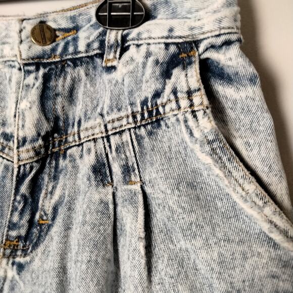 Vintage Palmettos Shorts Sz 10 High Rise Acid Wash Distressed Pleated Denim - Picture 2 of 9